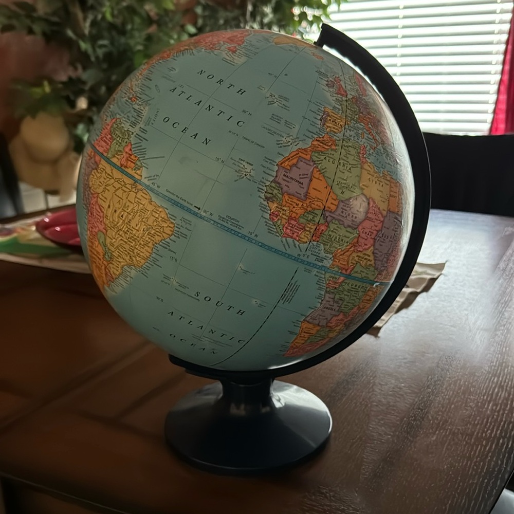 World spinning globe
